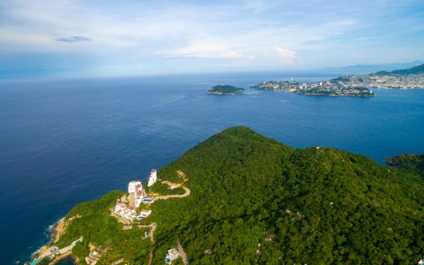 TERRENO CON VISTA AL MAR