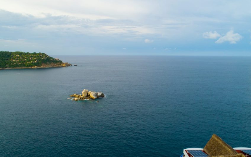 TERRENO CON VISTA AL MAR